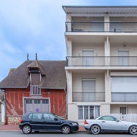 2-Bedroom Apartment With Balcony Near Hippodrome Довиль Экстерьер фото