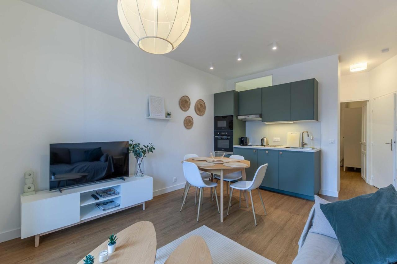 2-Bedroom Apartment With Balcony Near Hippodrome Довиль Экстерьер фото